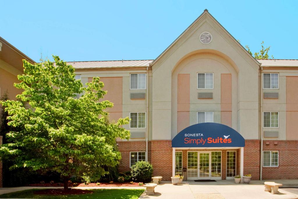 Newport News Hotel | Sonesta Simply Suites Hampton