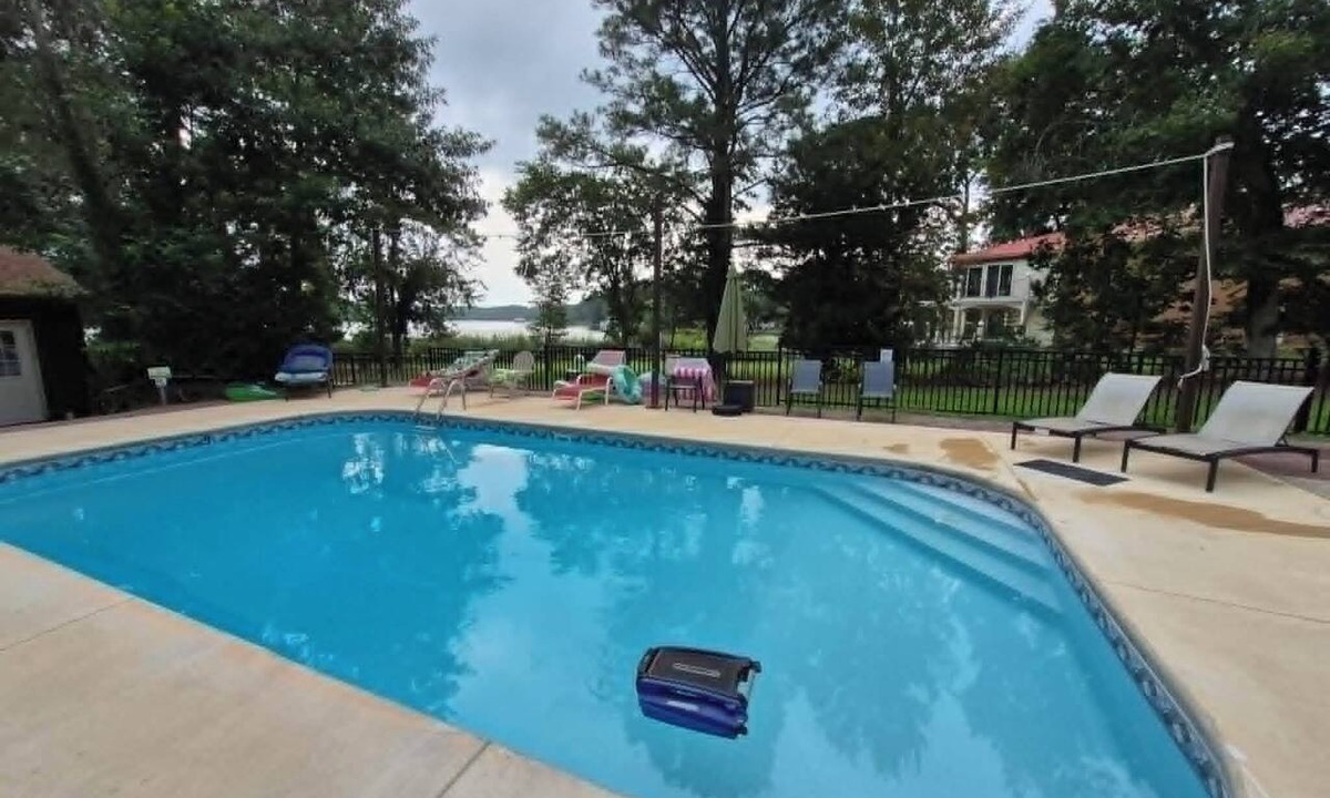 North Newport News House | Spacious 4-bedroom house with pool in quiet Newport News neighborhood