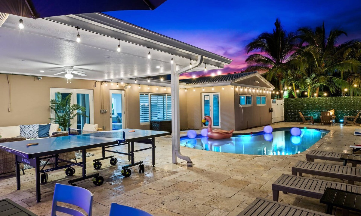 Lighthouse Point House | Spacious home w/pool, fire pit & grill