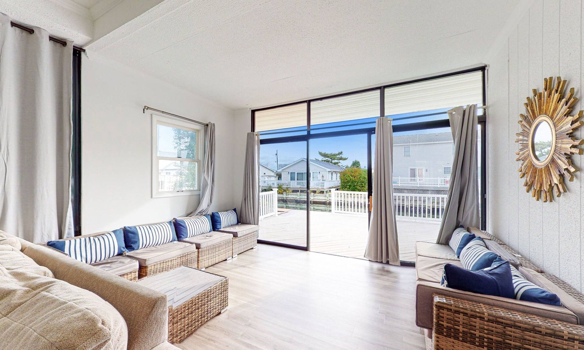 North Ocean City House | Spacious Newly Updated Home w/Free WiFi, Private Washer/Dryer, Large Deck