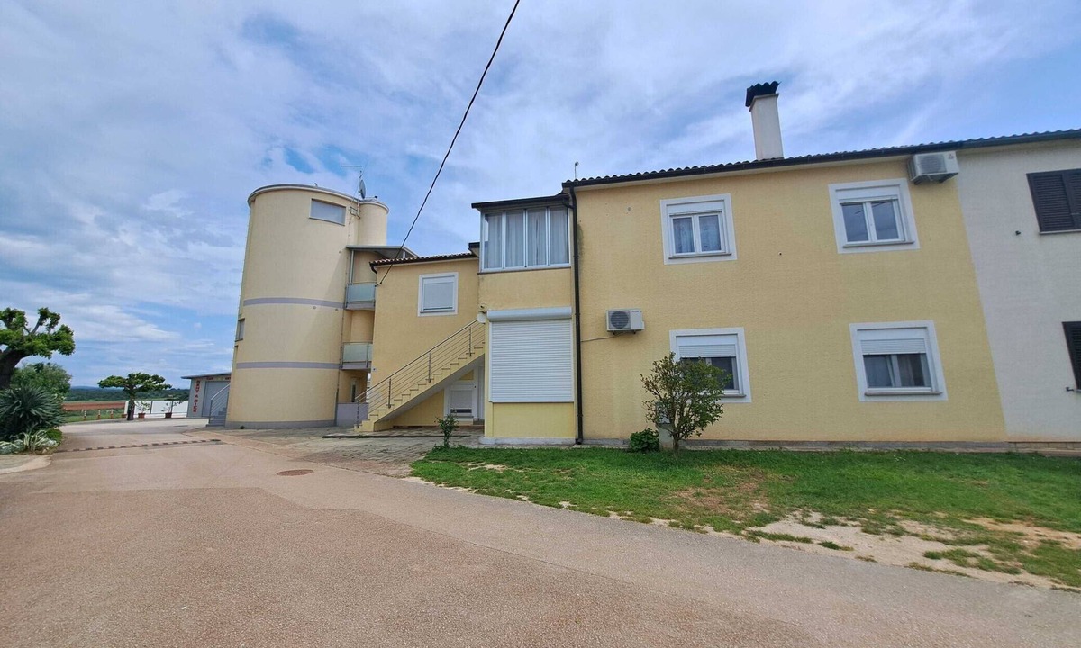 Dajla Apartment | Spacious Urban Retreat Apartment with Terrace - Two Bedroom Apartment with Terrace