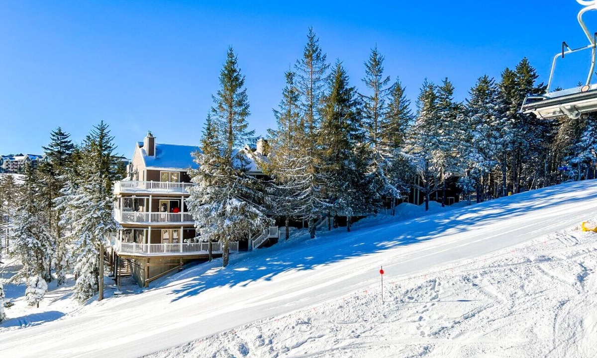 Edray Villa | Stemwinder 5 - Can`t beat the location of this spacious townhome! Sleeps 11!