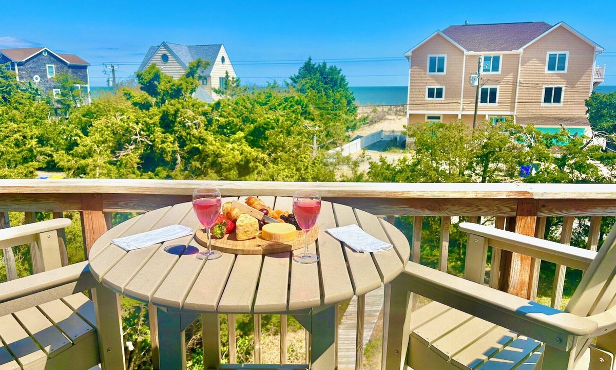 Broadkill Beach House | STEPS TO BEACH. PET-FRIENDLY. LINENS INCLUDED.