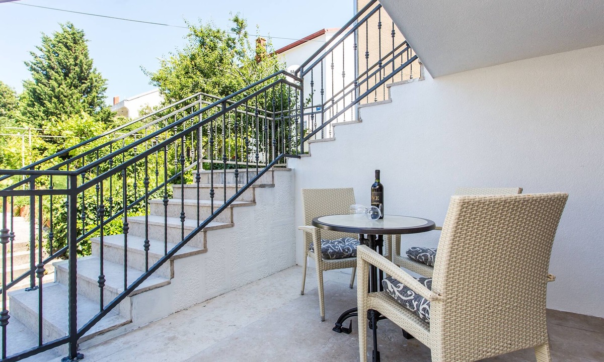 Baska Apartment | Studio flat with terrace Baška, Krk (AS-18808-a)