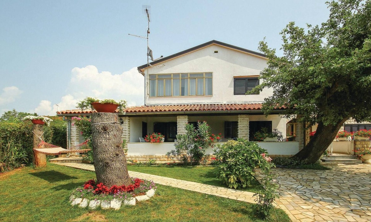 Kukci Apartment | Stunning apartment in Porec with WiFi