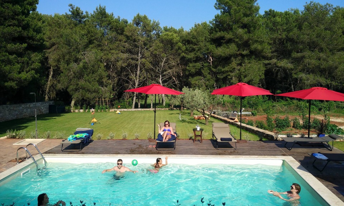 Tar-Vabriga Villa | Stunning Villa, with pool, 10+ guests, 2 km from sea, privacy and relax