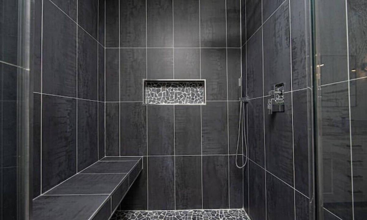 Urbancrest House | Stylish Sanctuary in Grove City
