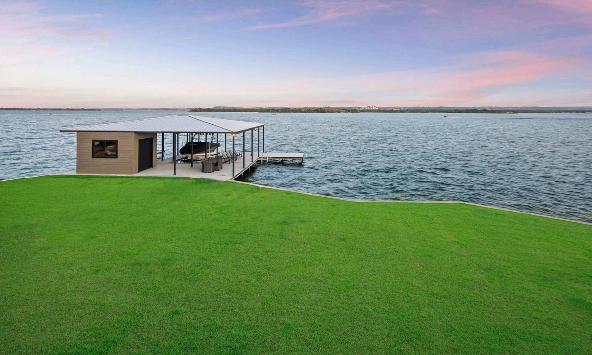 Granite Shoals House | Sunrise Shores: Hot Tub, Open Water, & Boat Lift