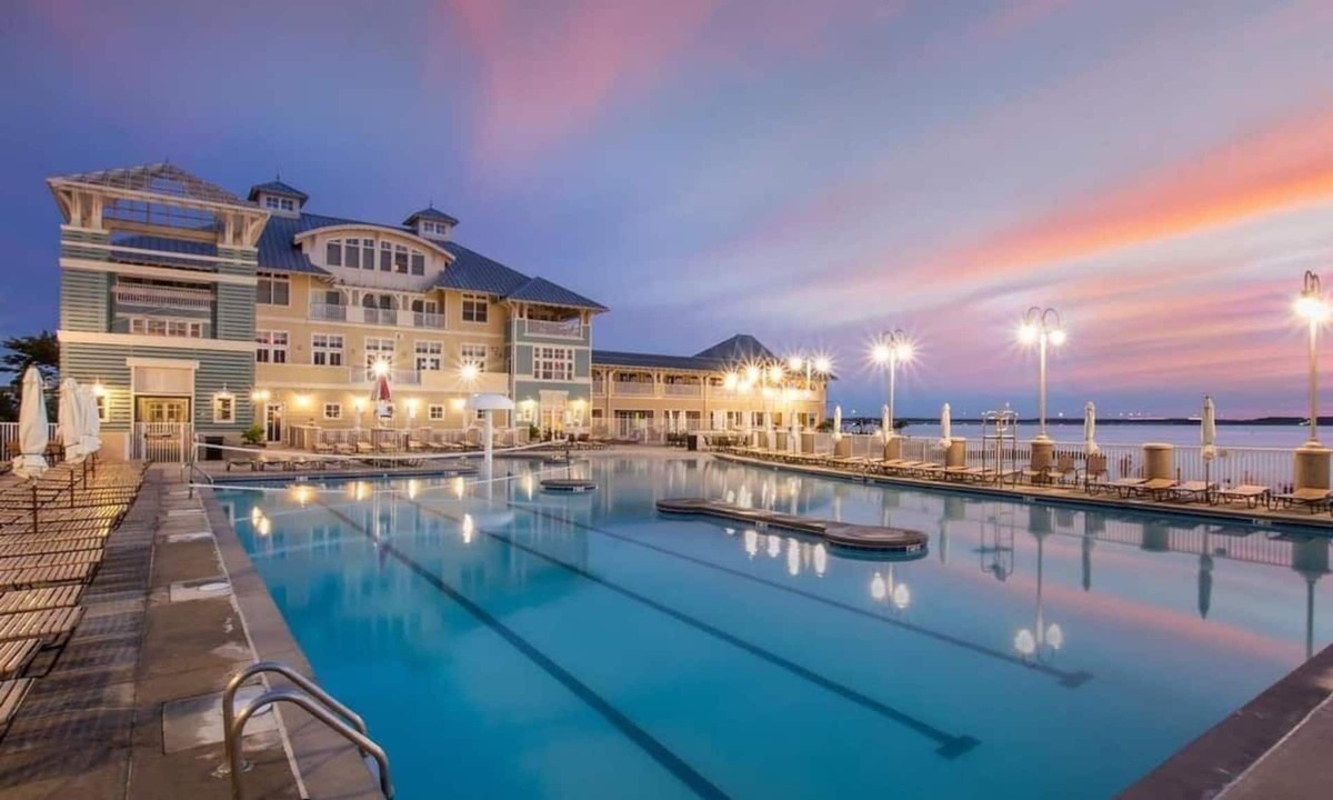 Sunset Island House | SUNSET ISLAND Spacious 5-BR - TONS of Amenities