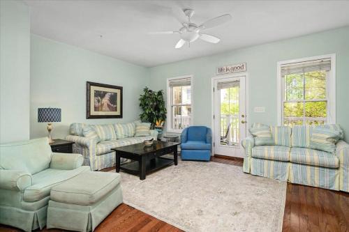 Sunset Island House | Sunset Island Waterfront 4 Bedroom Townhome with Many Amenities!
