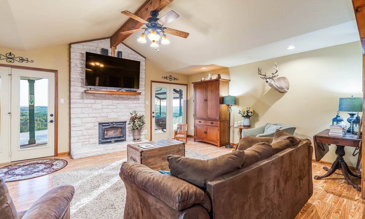 Dripping Springs House | Tawnya’s Secret Hideaway | 20-Mile Views