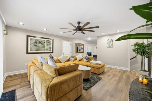 East Point Villa | The 6BR Atlanta Retreat House-Poolside Comfort & Playful Vibes sleeps 28