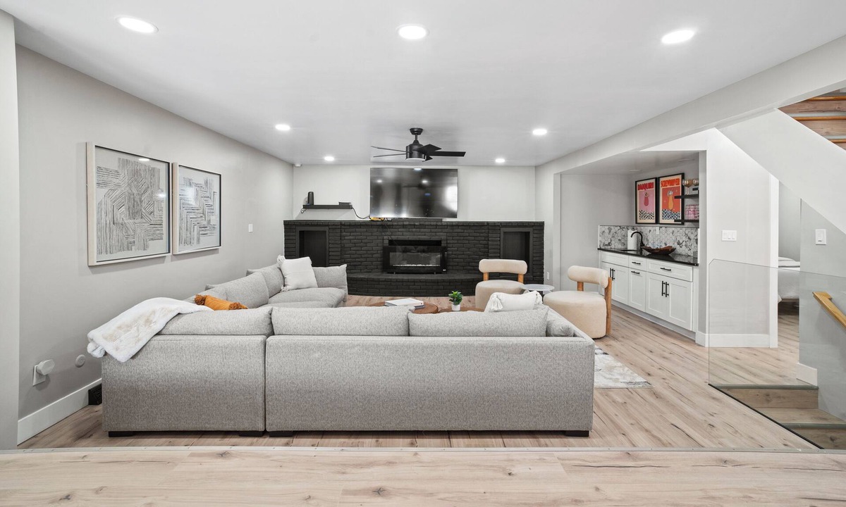 Reynoldsburg House | The Great and Grand Gathering House