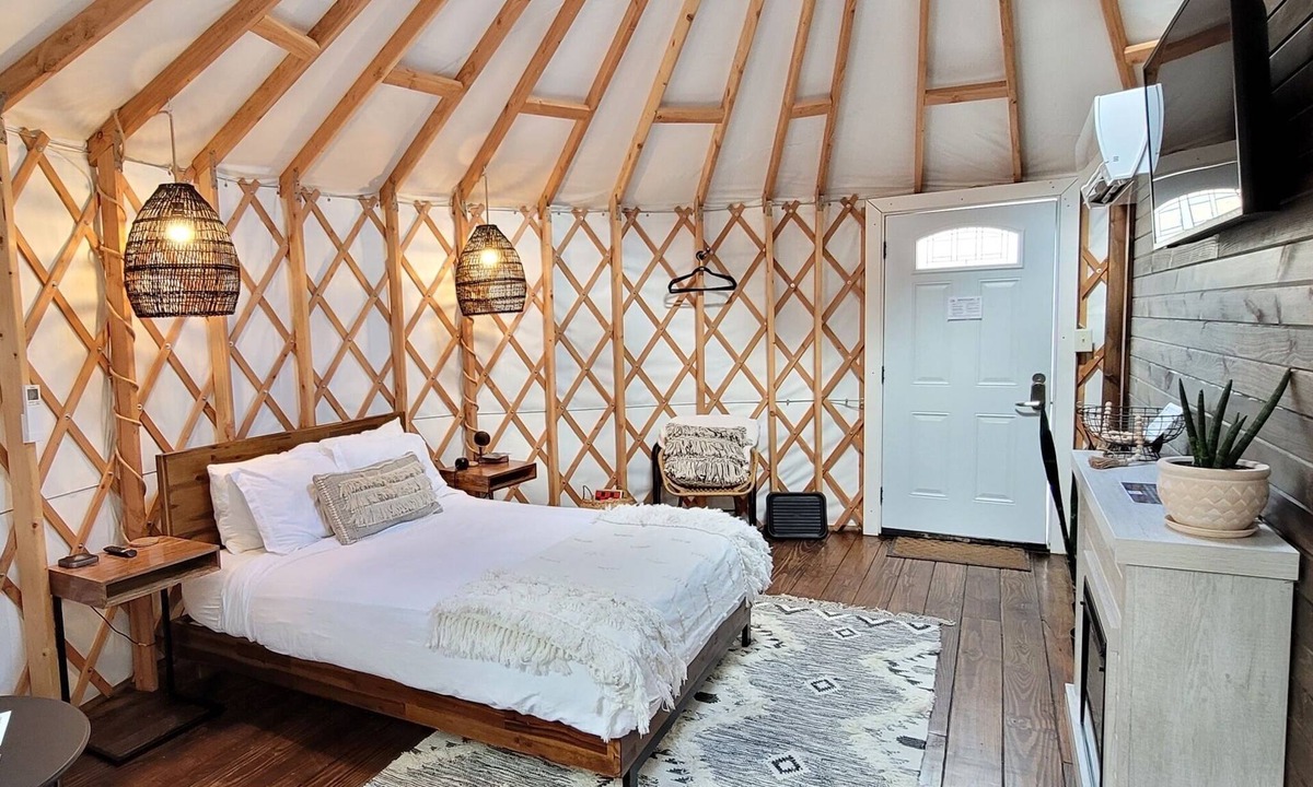Logan RV Rental | The Hummingbird Yurt: Unique Hocking Hills Stay w/Hot Tub, Fire Pit + Game Barn