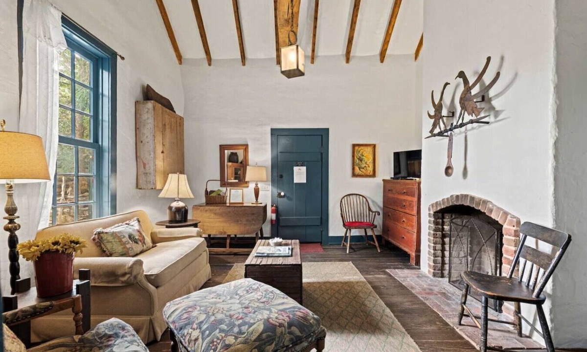 Fredericksburg Cabin | The Indiana House | Historic Home | Built in 1849
