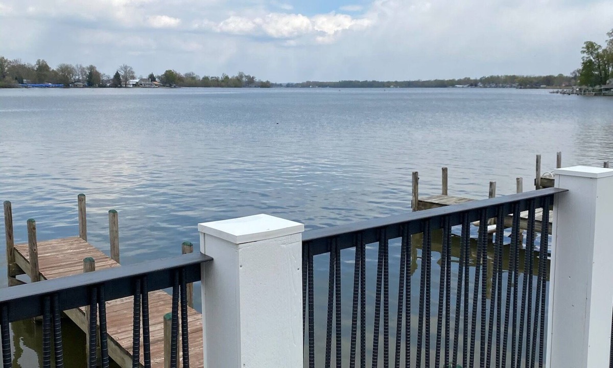 Millersport Apartment | The "Inn" at Buckeye Lake - Unit #3 (Upstairs)