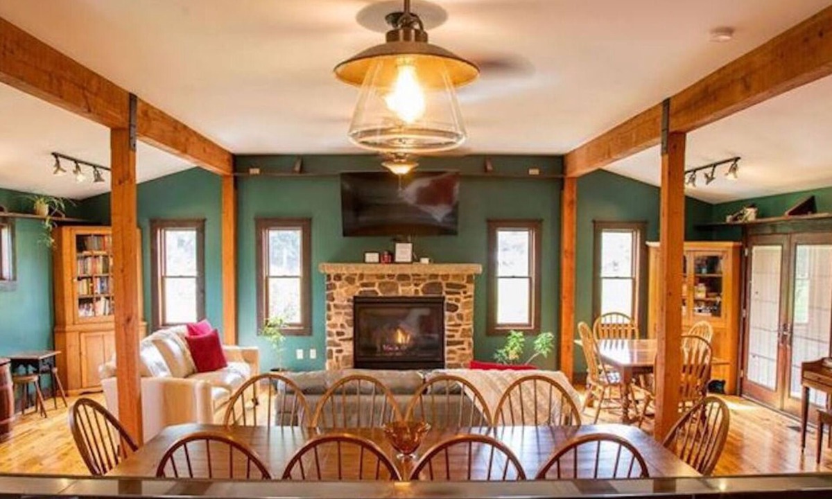 Rockbridge Baths House | The Maury River House: A Waterfront Luxury Country Experience