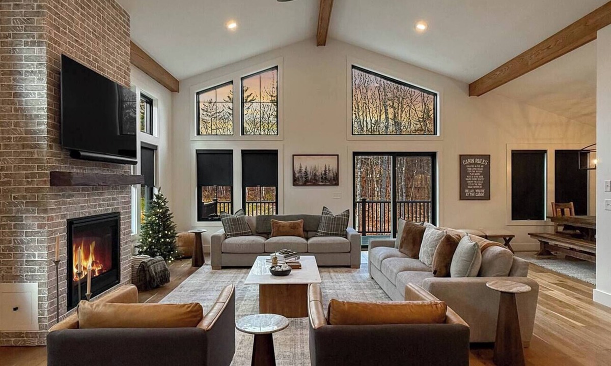 Intervale House | The Timberline | Mountain Luxury + Hot Tub