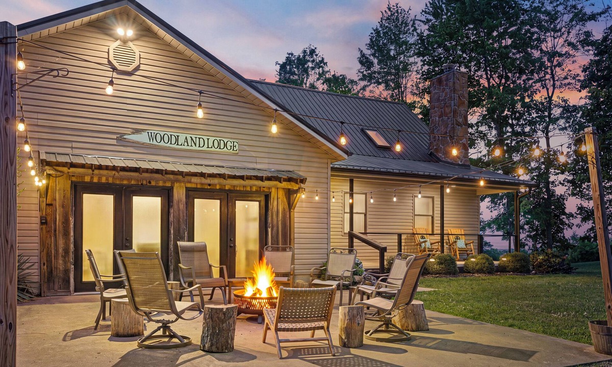 Logan Cabin | The Woodlands at Hocking Hills-Woodland Lodge