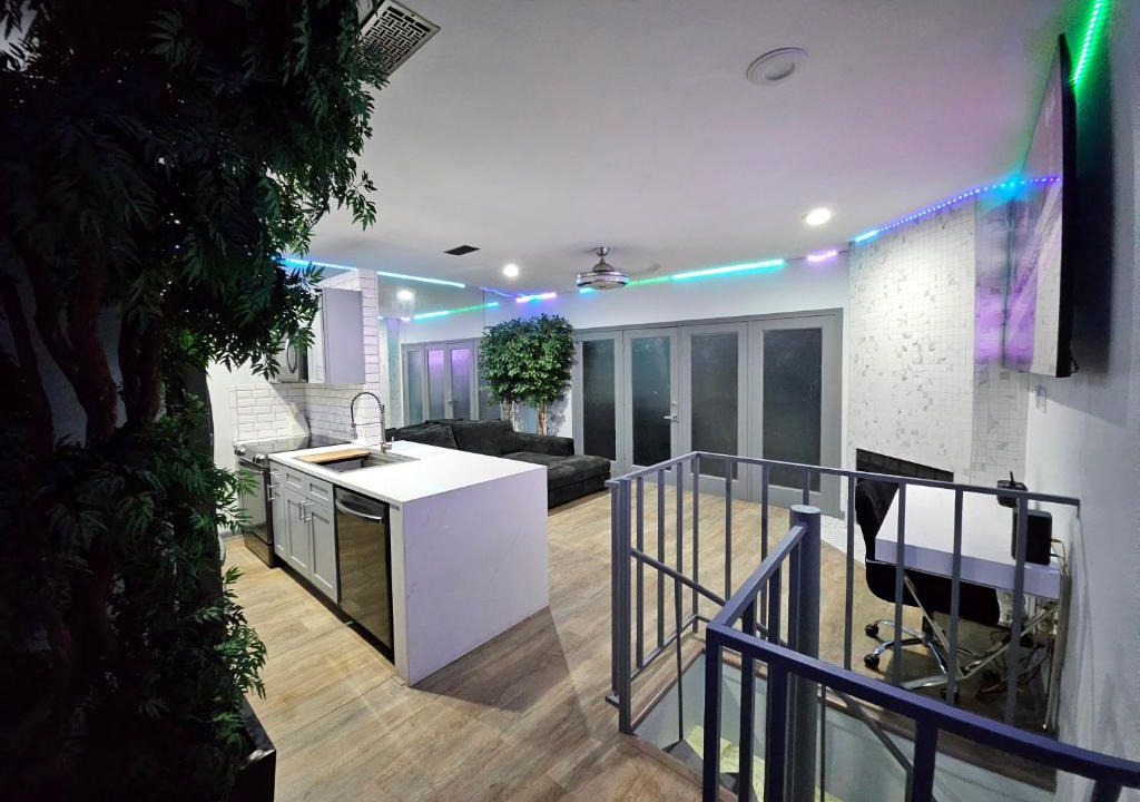 Lake Highlands Apartment | Urban Treehouse