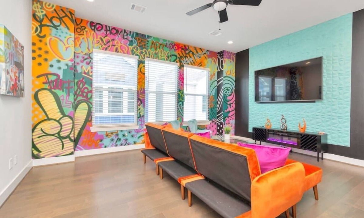 Riverside Terrace House | Vibrant Twnhome near Med. Ctr | Dwntwn w/Garage