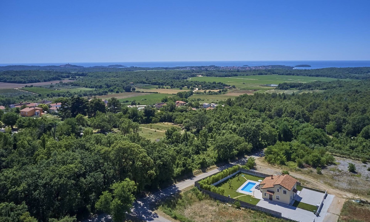 Fuskulin Villa | Villa Giovanna is located on a quiet location 6 km from Porec.