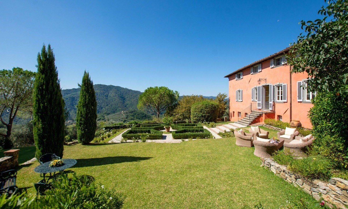 Villabuona Villa | Villa in Querce with 7 bedrooms sleeps 13