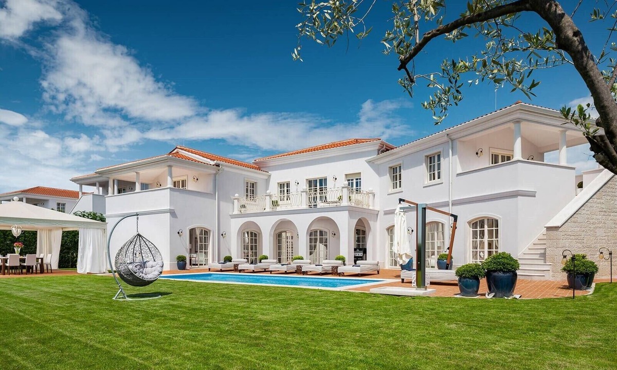 Vabriga Villa | Villa Ivana – The Elegant Escape Luxury villa for up to 8 guests with heated private pool in peaceful surroundings.