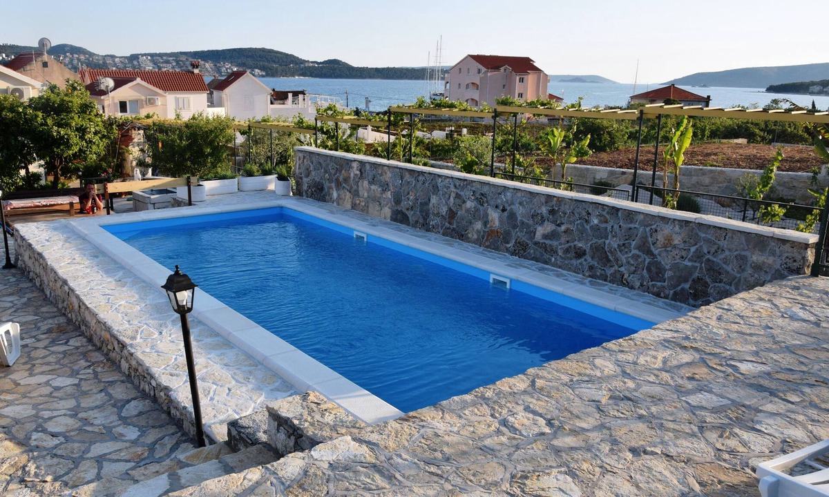 Seget Donji House | Villa Marta II beautiful house in center of old city with gorgeous pool
