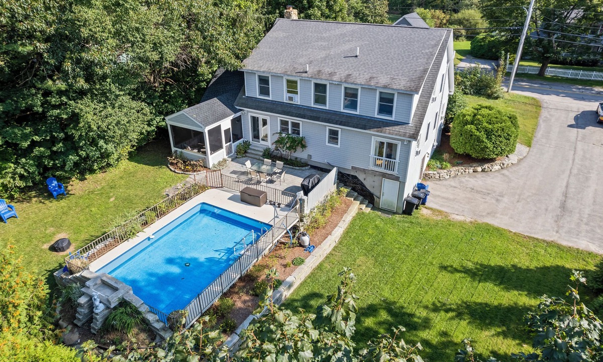York Harbor House | Walk to Long Sands Beach | Private Pool | Dogs Welcome | First-Floor King Bedroom
