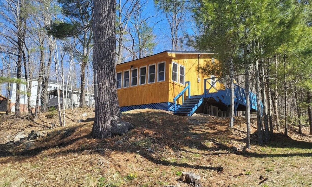 West Minot Cabin | Waterfront Cabin on dead end road with AC On Little Wilson in Turner