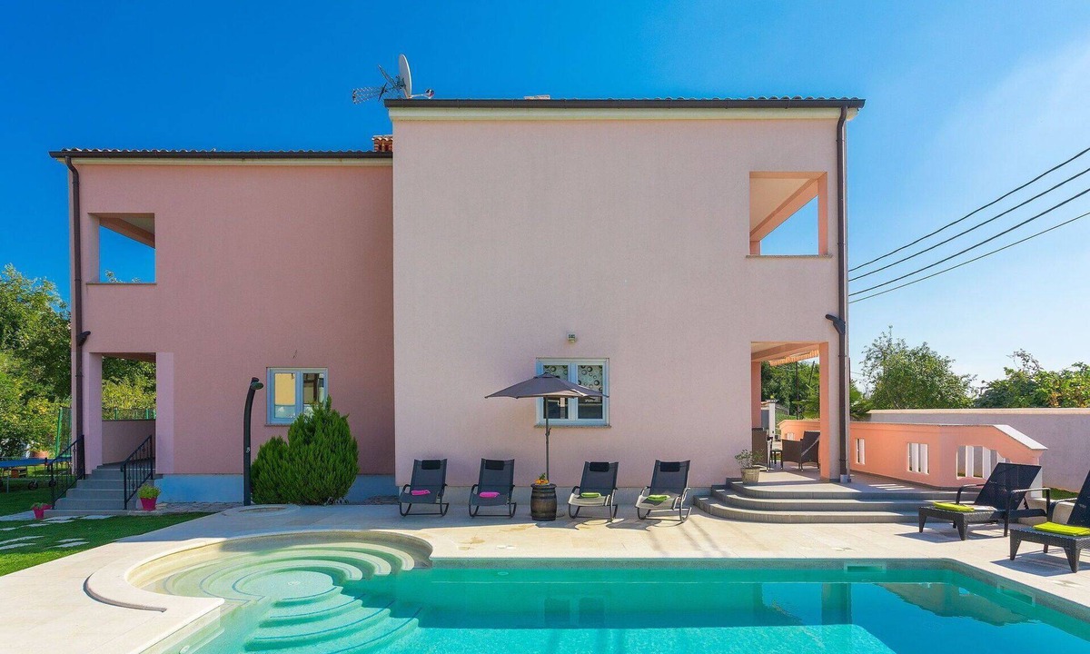 Orihi House | Wonderful private villa for 12 people with private pool, A/C, WIFI, TV, terrace and pets allowed
