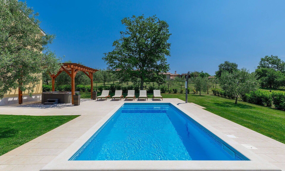 Vosteni Villa | Wonderful private villa for 8 people with hot tub, WIFI, private pool, A/C, TV and patio