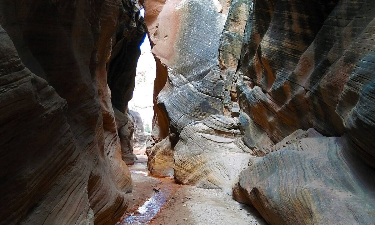 Long Valley Junction Cabin | ZION * BRYCE Midway 3-Story Cabin