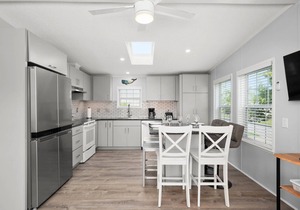 Assateague Pointe 2 br/1 ba 2 outdoor pools -in WOC.