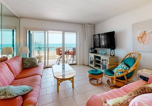 Beachfront Condo w/Balcony, Central A/C, Free WiFi, Incredible Views, and W/D