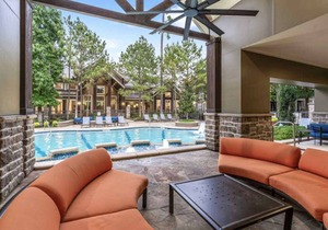 Beautiful Pool View 1 bedroom/1 bath condo in The