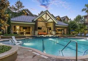 Beautiful Pool View 1 bedroom/1 bath condo in The