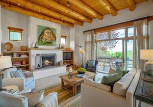 Bishop`s Lodge Villa 38m