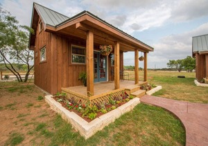 Country Tiny House - 10min to Silos at Magnolia (#6)