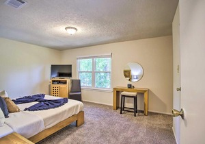 Fully Refurbished Home in Front of the Woodlands!