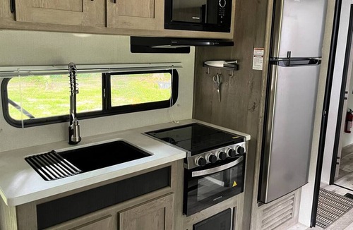 Johnstown House | 1 bedroom camper 1 mile from intel build site