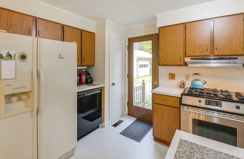 Ellsworth House | 1 Mi to Main St: Charming Elsworth Home w/Yard!