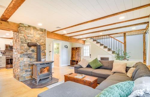 Rumford Point House | 10 Mi to Skiing: Historic Farmhouse in Maine!
