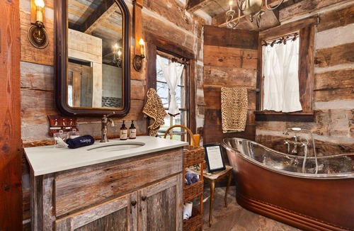 Fredericksburg House | 1850's Ranch Cabin, Copper Tub, Pet-friendly