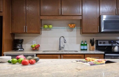 Downtown Dallas Apartment | 18th FL Stylish CozySuites w/pool, gym #3