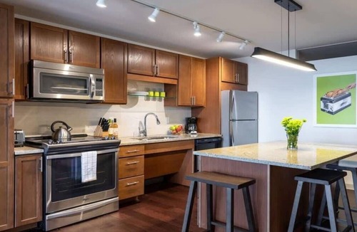 Downtown Dallas Apartment | 18th FL Stylish CozySuites w/pool, gym #3