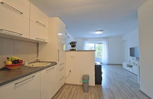 Brinje House | 2-bedroom luxury house next to to highway with private garden