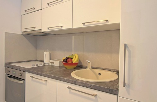 Brinje House | 2-bedroom luxury house next to to highway with private garden