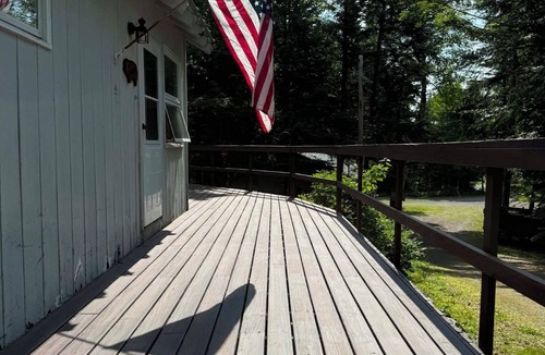 Jackman House | 2 bedroom private custom built home with loft.